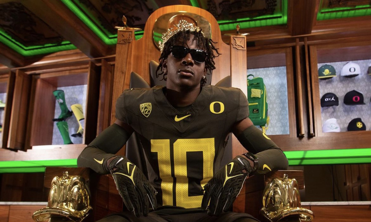 2025 safety Jadyn Hudson on a visit to Oregon.